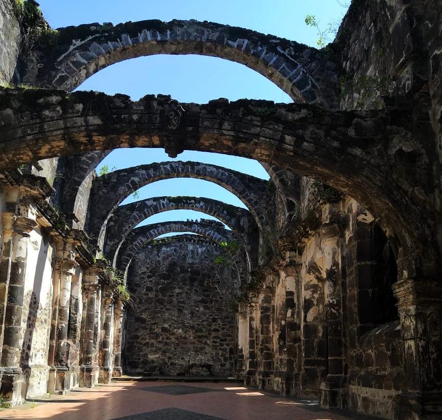 Fotografia de el interior de la construcción de Nuestra Señora del Rosario